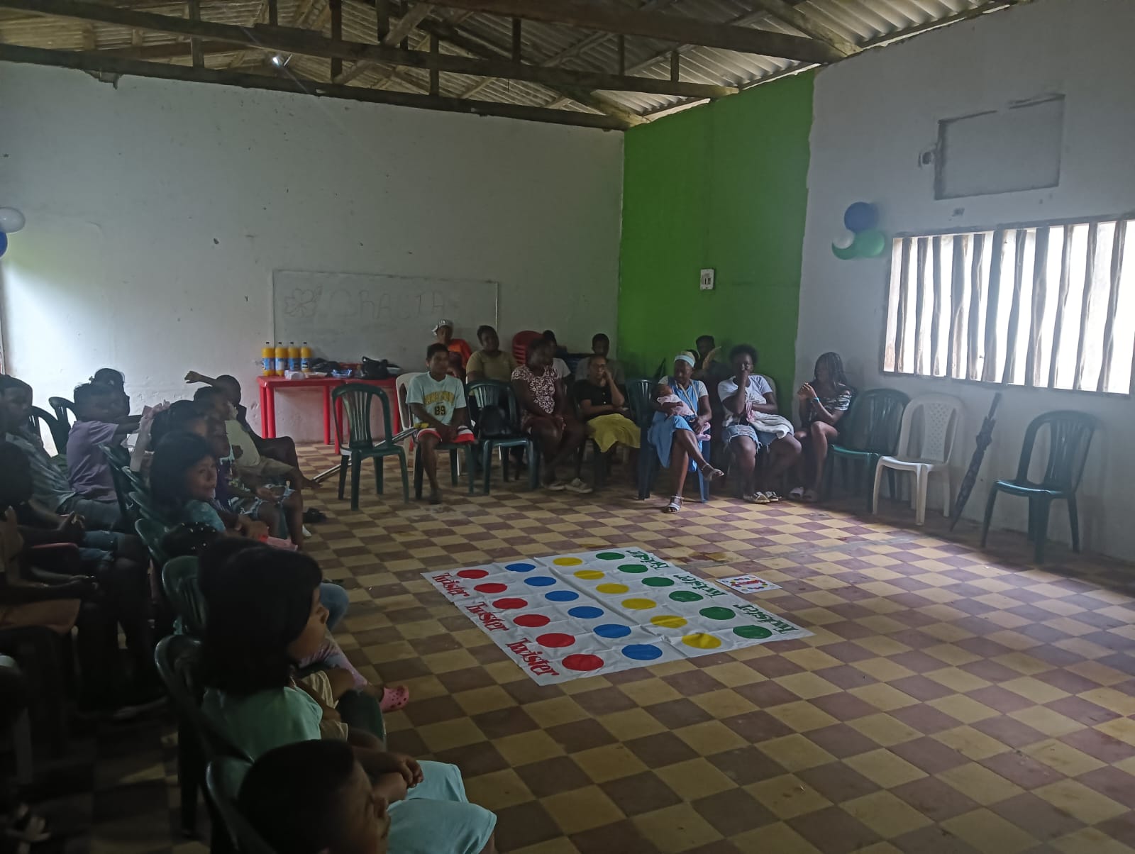 Foto 10 de la celebración de Navidad con familias beneficiarias