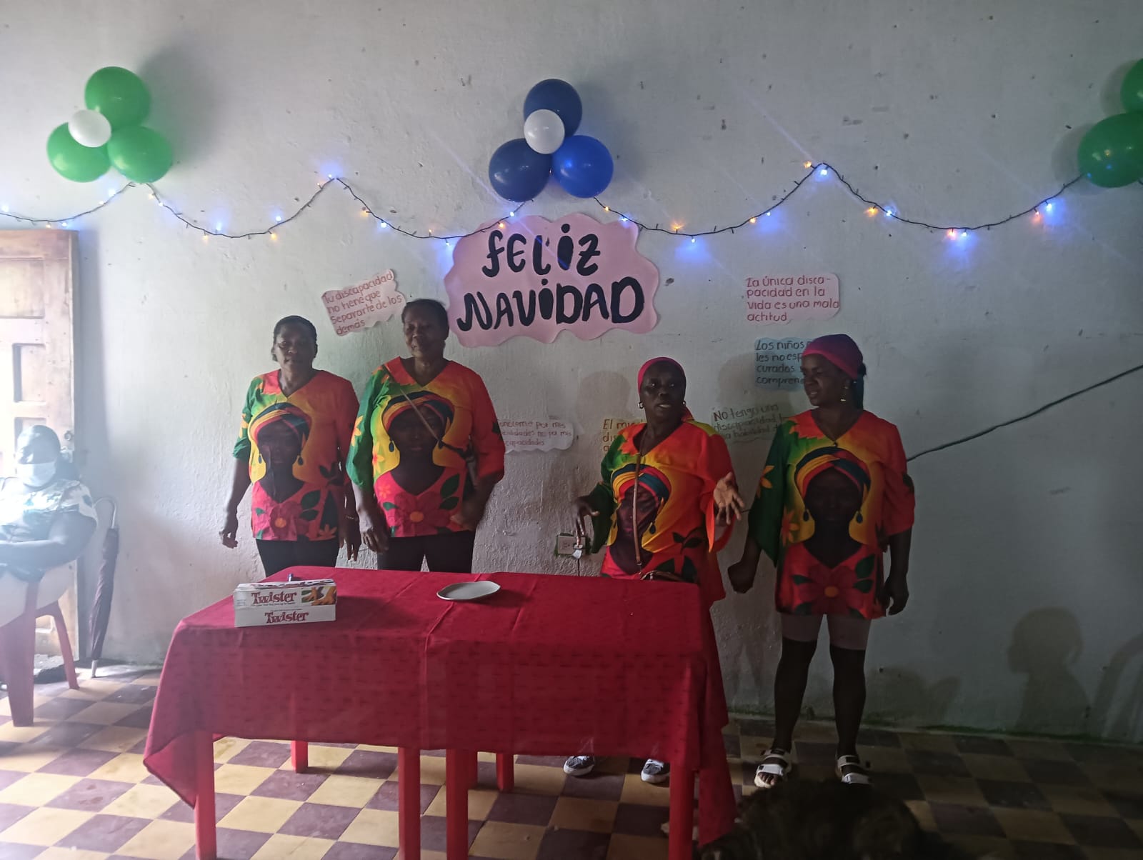 Foto 8 de la celebración de Navidad con familias beneficiarias